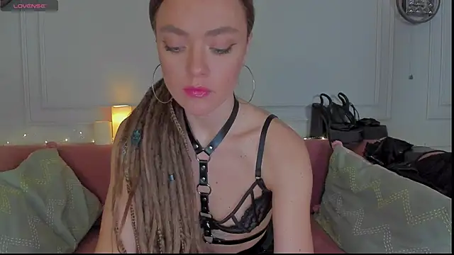 KellyFouler online show from February 10, 1:44 pm