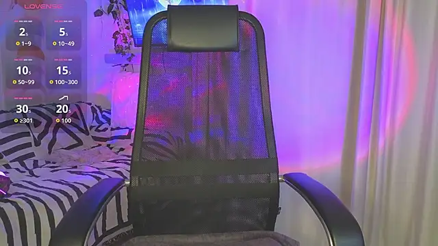 KellyFouler online show from March 1, 4:20 pm