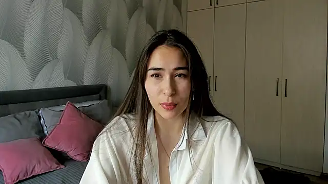 Bambiii bby online show from May 26, 5:47 am