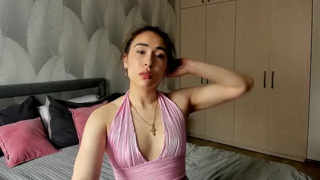 Bambiii bby online show from June 11, 7:06 am