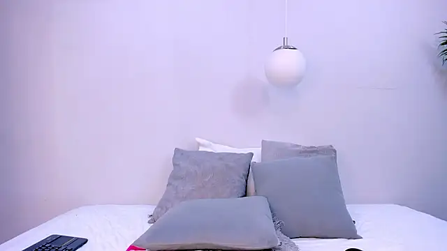 Abril Storm online show from October 30, 9:26 pm