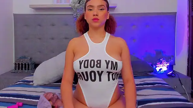 JulianaWaldo online show from November 19, 3:34 pm