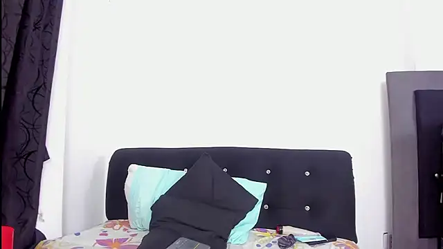 skaysanchez1 online show from March 4, 9:22 pm