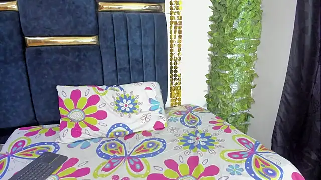 skaysanchez1 online show from October 13, 7:14 pm