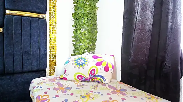 skaysanchez1 online show from December 20, 1:40 pm