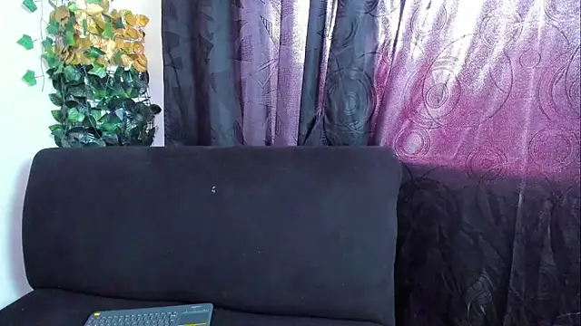 skaysanchez1 online show from March 6, 7:43 pm