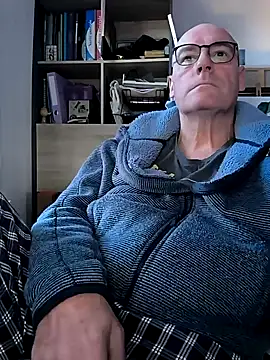bogland33 online show from February 3, 4:31 pm