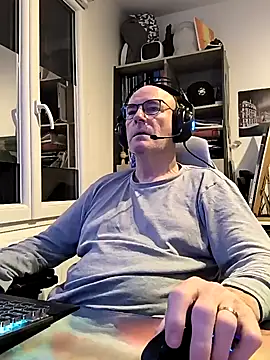 bogland33 online show from February 13, 12:24 am