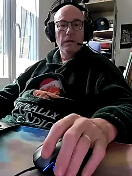 bogland33 online show from February 14, 1:29 pm