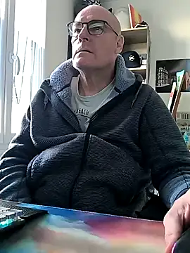 bogland33 online show from February 18, 1:22 pm
