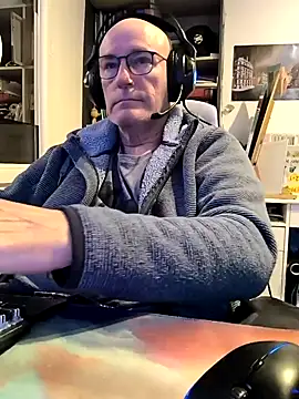 bogland33 online show from February 19, 7:59 pm