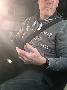 Snapshot of bogland33 chatting on October 2, 4:36 pm bogland33 online show from October 2, 4:36 pm