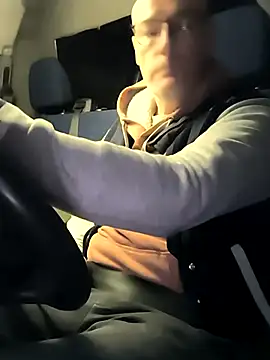 Snapshot of bogland33 chatting on October 10, 10:31 pm bogland33 online show from October 10, 10:31 pm