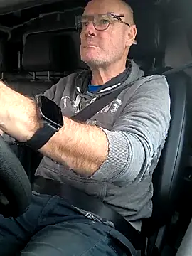 Snapshot of bogland33 chatting on October 24, 1:40 pm bogland33 online show from October 24, 1:40 pm