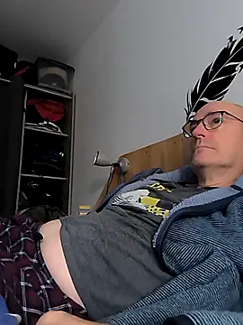 Snapshot of bogland33 chatting on October 29, 8:05 am bogland33 online show from October 29, 8:05 am