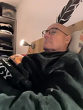 bogland33 online show from November 23, 9:58 pm