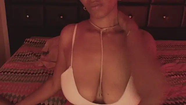 Snapshot of SashaBrianna99 chatting on October 18, 12:02 am SashaBrianna99 online show from October 18, 12:02 am