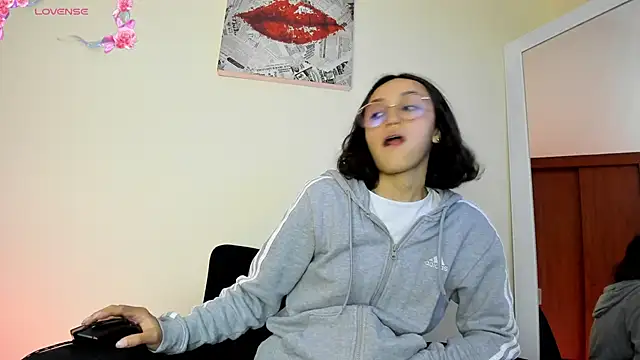 its  angelica  online show from December 11, 5:48 pm