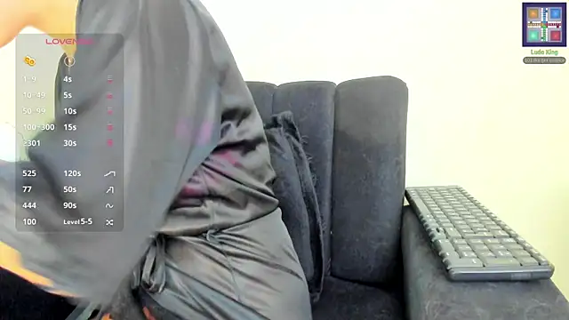 its  angelica  online show from January 12, 6:57 pm