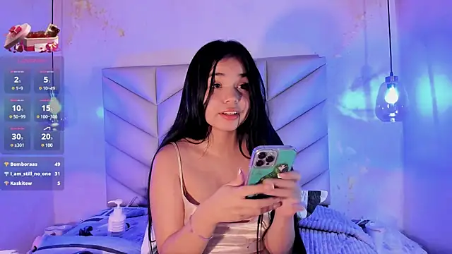 Snapshot of AuroraFiore chatting on February 8, 4:47 am AuroraFiore online show from February 8, 4:47 am