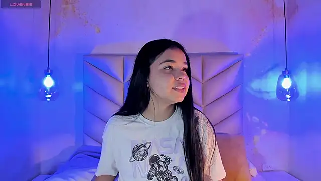 Snapshot of AuroraFiore chatting on February 20, 11:32 pm AuroraFiore online show from February 20, 11:32 pm