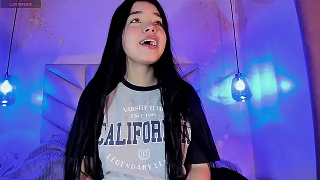 Snapshot of AuroraFiore chatting on February 22, 7:58 pm AuroraFiore online show from February 22, 7:58 pm