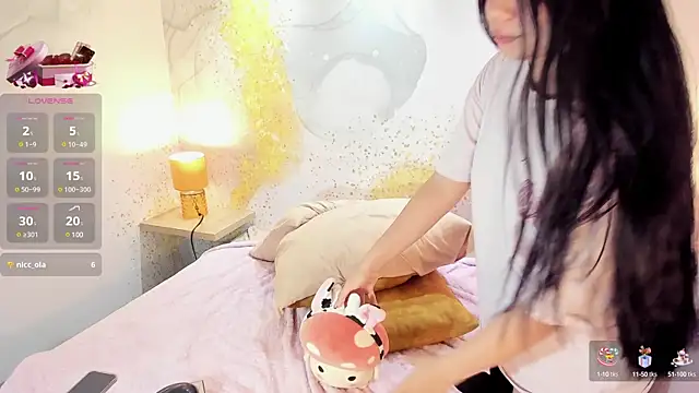 Snapshot of AuroraFiore chatting on March 14, 3:37 am AuroraFiore online show from March 14, 3:37 am