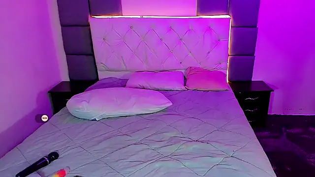 MimiRodriguez online show from January 29, 7:15 am