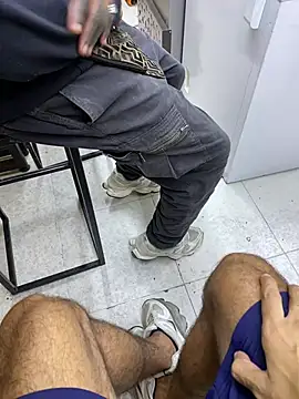 Snapshot of dantedesirexx chatting on February 18, 8:21 am dantedesirexx online show from February 18, 8:21 am