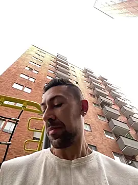 Snapshot of dantedesirexx chatting on March 1, 7:05 pm dantedesirexx online show from March 1, 7:05 pm