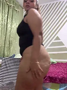 Snapshot of Evabigass chatting on December 16, 5:11 pm Evabigass online show from December 16, 5:11 pm