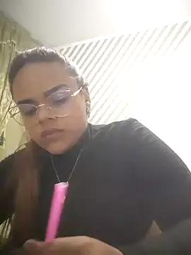Snapshot of Evabigass chatting on February 3, 11:05 pm Evabigass online show from February 3, 11:05 pm