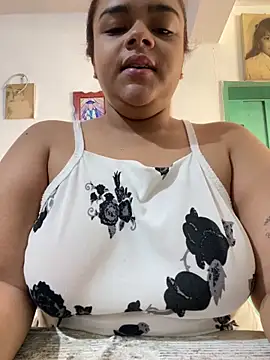 Snapshot of Evabigass chatting on April 12, 1:16 pm Evabigass online show from April 12, 1:16 pm