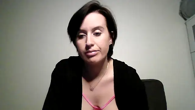 lindsay 33off online show from December 31, 9:17 pm