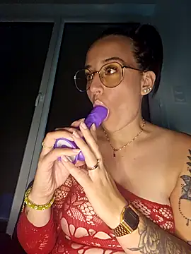 lindsay 33off online show from September 24, 8:01 pm