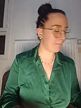 lindsay 33off online show from February 25, 8:24 am