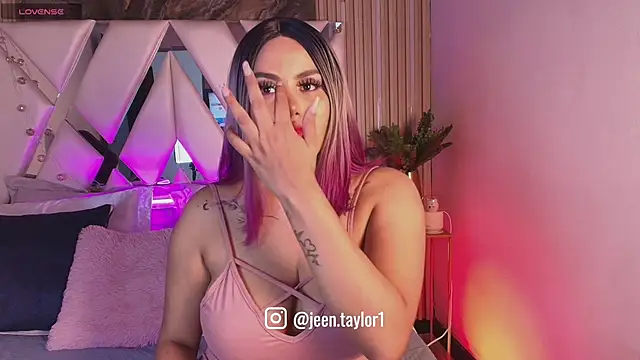 Jeen Taylor online show from October 19, 1:45 pm