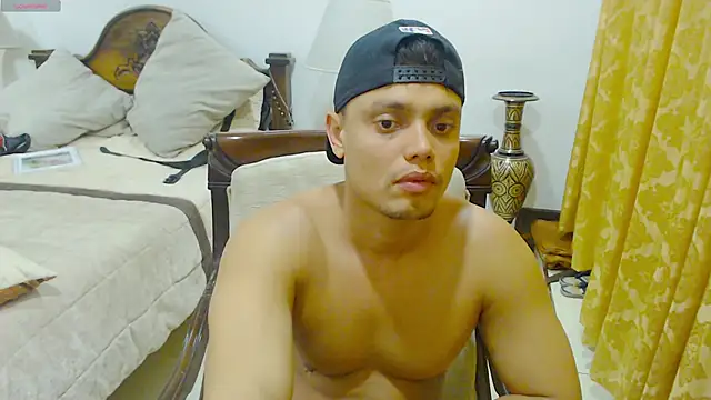 Booy Hott online show from February 8, 1:11 am