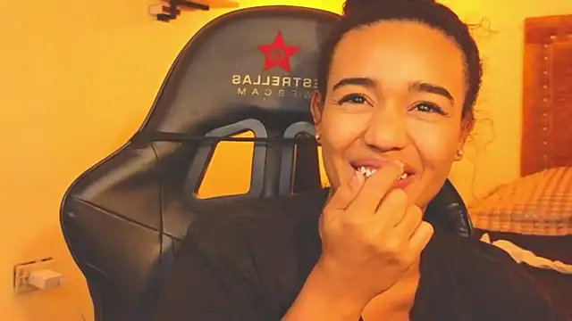 evafoxs online show from November 22, 2:43 am