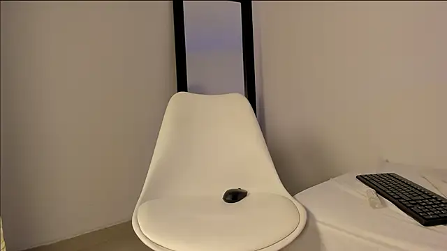 Snapshot of keyth_03 chatting on December 5, 10:34 pm keyth 03 online show from December 5, 10:34 pm