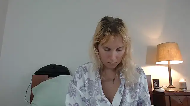 Cutikatxoxo online show from December 5, 2:09 am