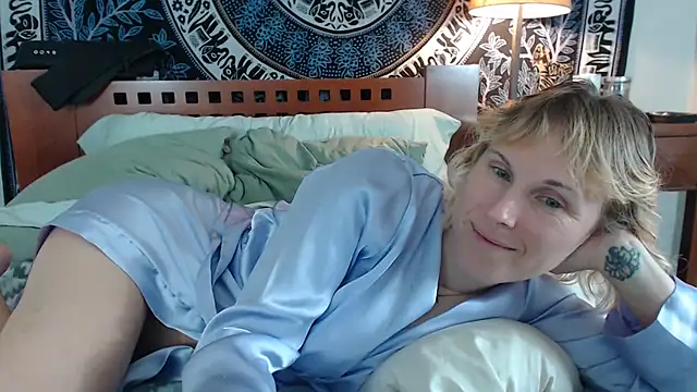 Cutikatxoxo online show from February 14, 2:07 am