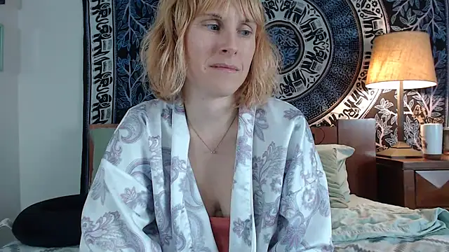 Cutikatxoxo online show from February 20, 2:40 am