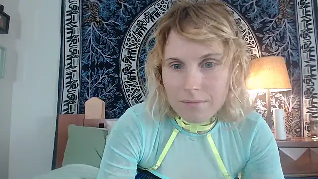 Cutikatxoxo online show from March 14, 1:37 am