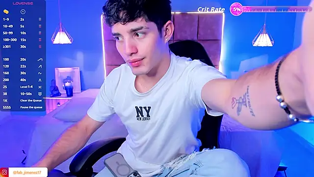 Snapshot of AlejooTwink chatting on February 13, 1:12 am AlejooTwink online show from February 13, 1:12 am