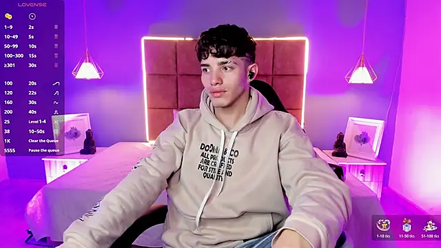 Snapshot of AlejooTwink chatting on March 18, 7:33 am AlejooTwink online show from March 18, 7:33 am