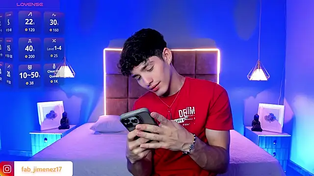 Snapshot of AlejooTwink chatting on April 5, 12:41 am AlejooTwink online show from April 5, 12:41 am