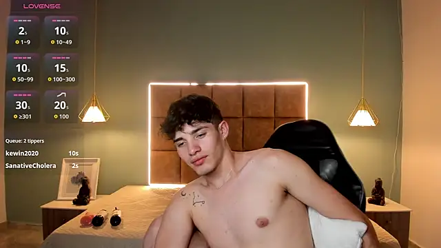 Snapshot of AlejooTwink chatting on May 18, 4:13 pm AlejooTwink online show from May 18, 4:13 pm