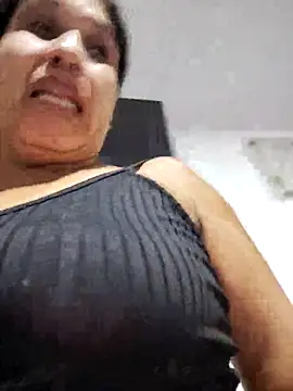 Snapshot of siri_duque chatting on February 11, 12:28 am siri duque online show from February 11, 12:28 am