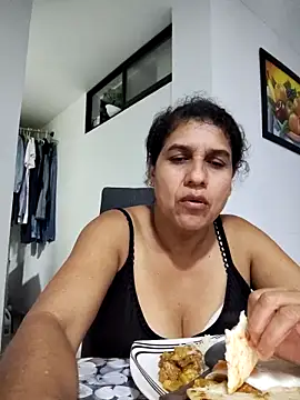 Snapshot of siri_duque chatting on February 12, 10:48 pm siri duque online show from February 12, 10:48 pm